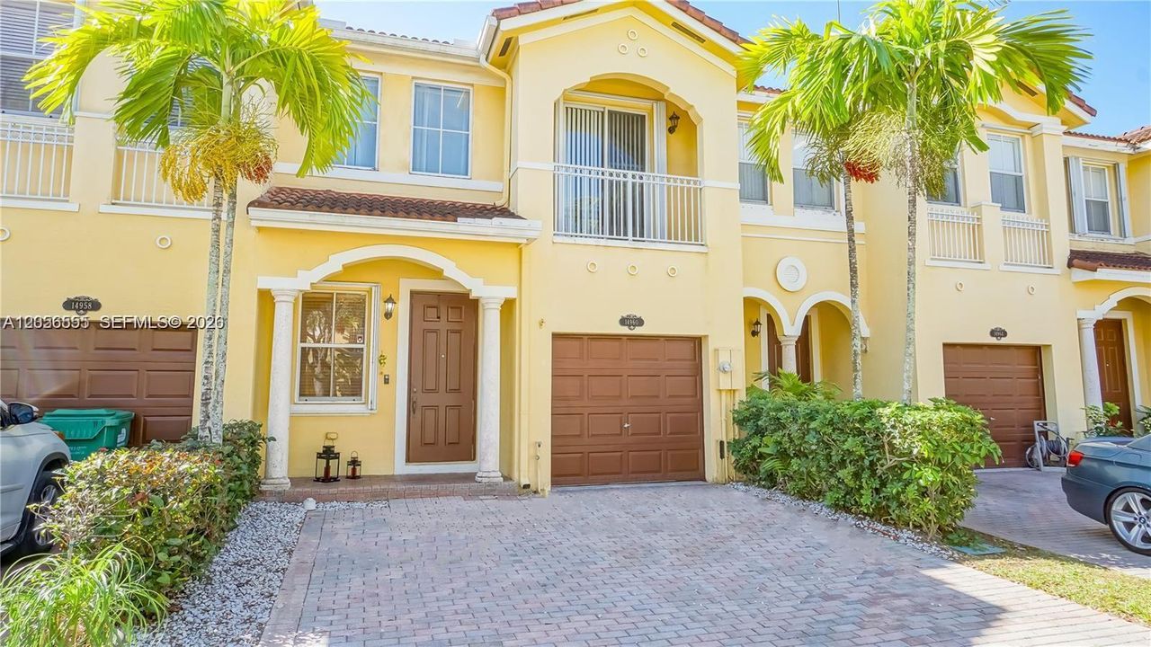 For Rent: $3,100 (3 beds, 3 baths, 1775 Square Feet)