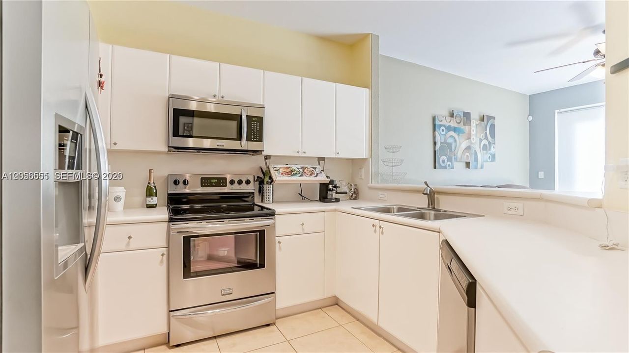 For Rent: $3,100 (3 beds, 3 baths, 1775 Square Feet)