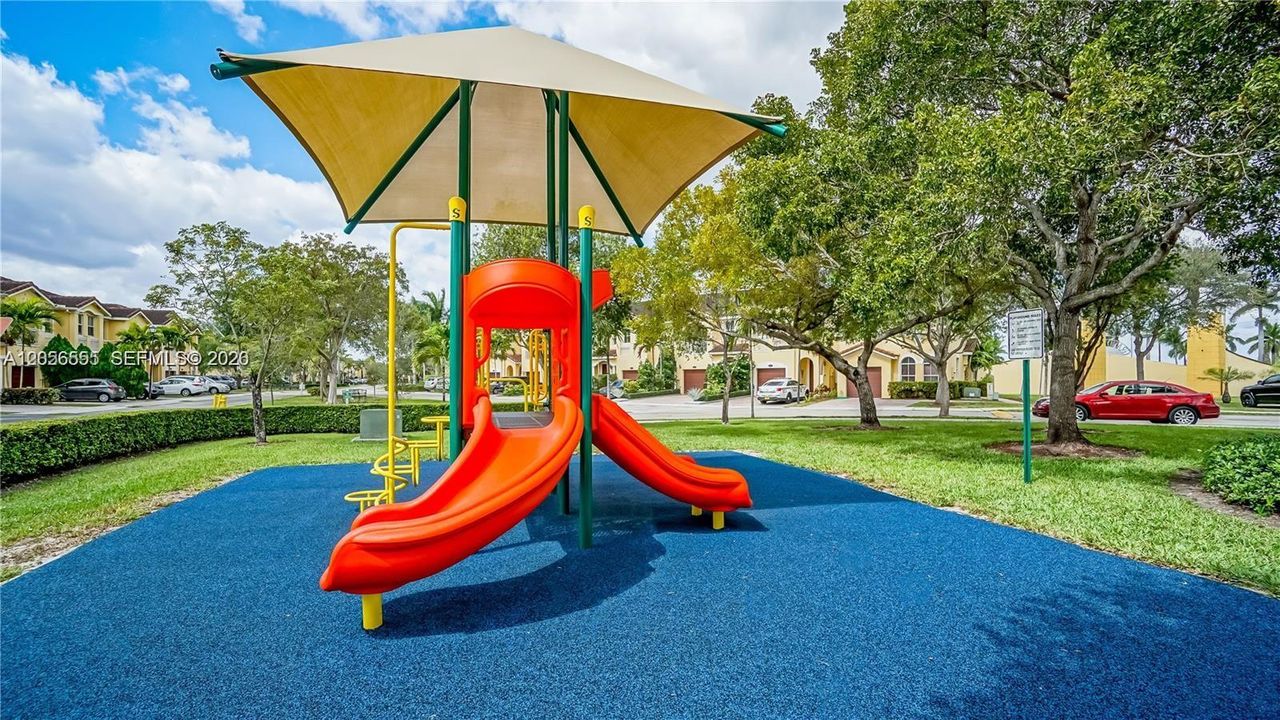 For Rent: $3,100 (3 beds, 3 baths, 1775 Square Feet)