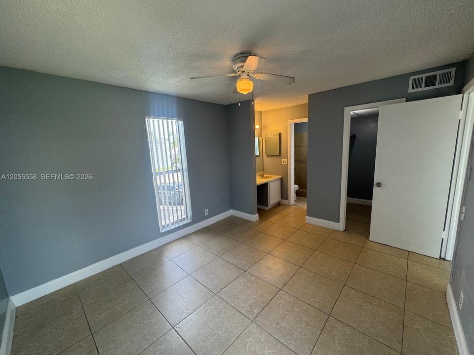 For Rent: $2,200 (3 beds, 2 baths, 1167 Square Feet)