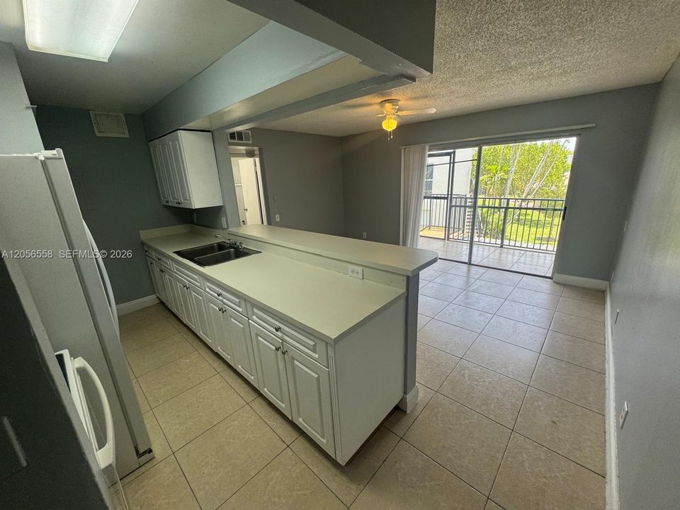 For Rent: $2,200 (3 beds, 2 baths, 1167 Square Feet)