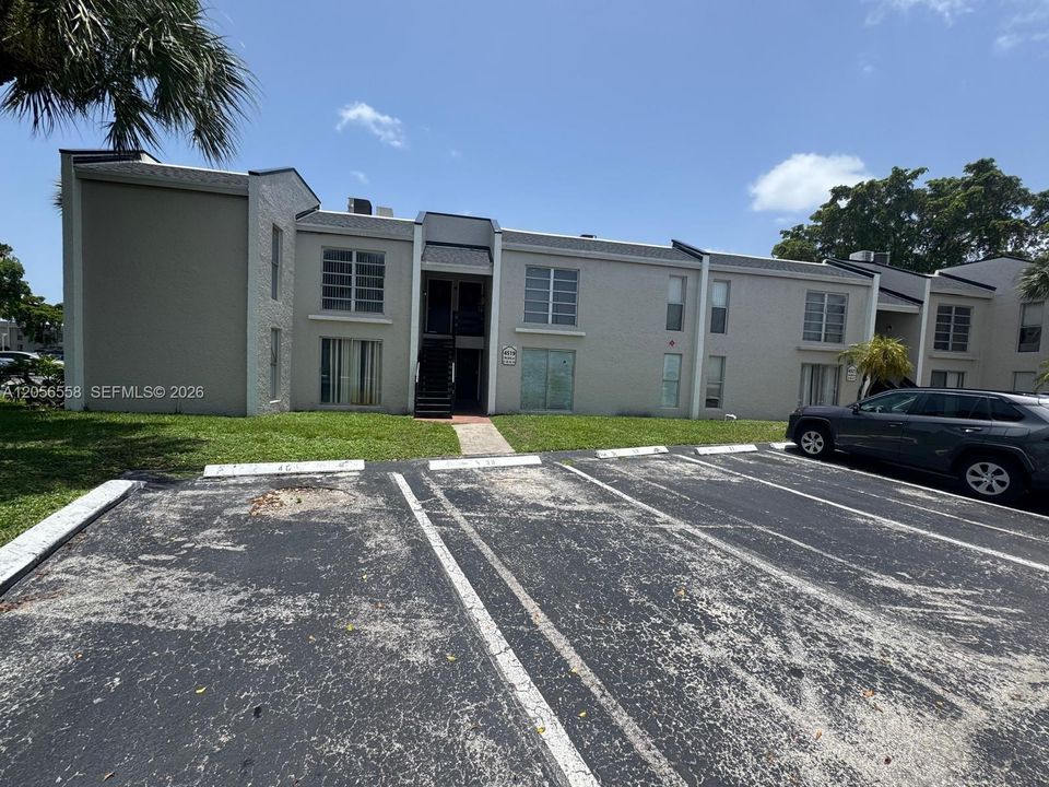 For Rent: $2,200 (3 beds, 2 baths, 1167 Square Feet)