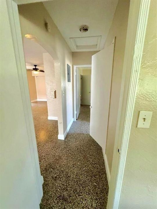 2531PierceFrontHallway