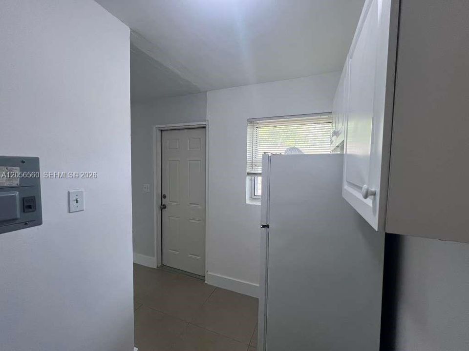 For Rent: $1,500 (1 beds, 1 baths, 11052 Square Feet)
