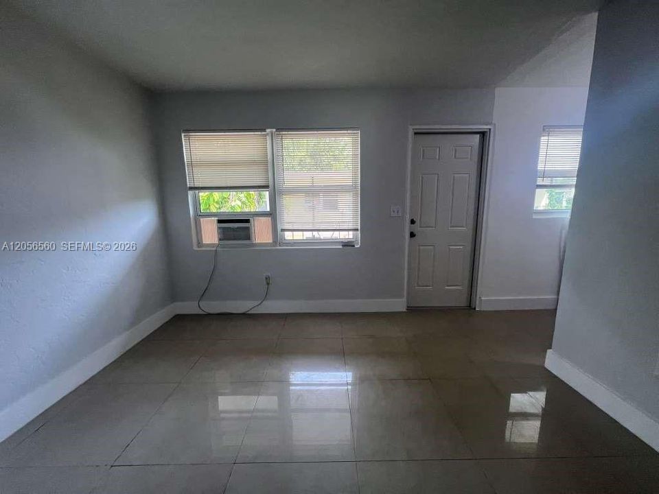 For Rent: $1,500 (1 beds, 1 baths, 11052 Square Feet)