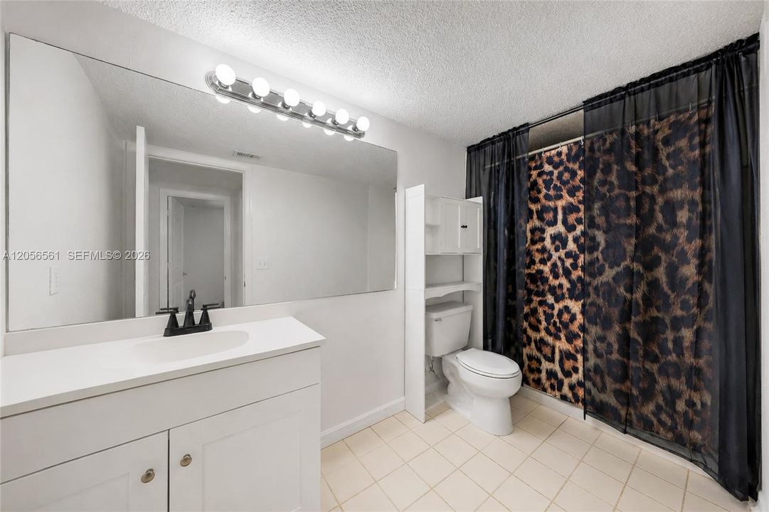 For Sale: $210,000 (2 beds, 2 baths, 1057 Square Feet)