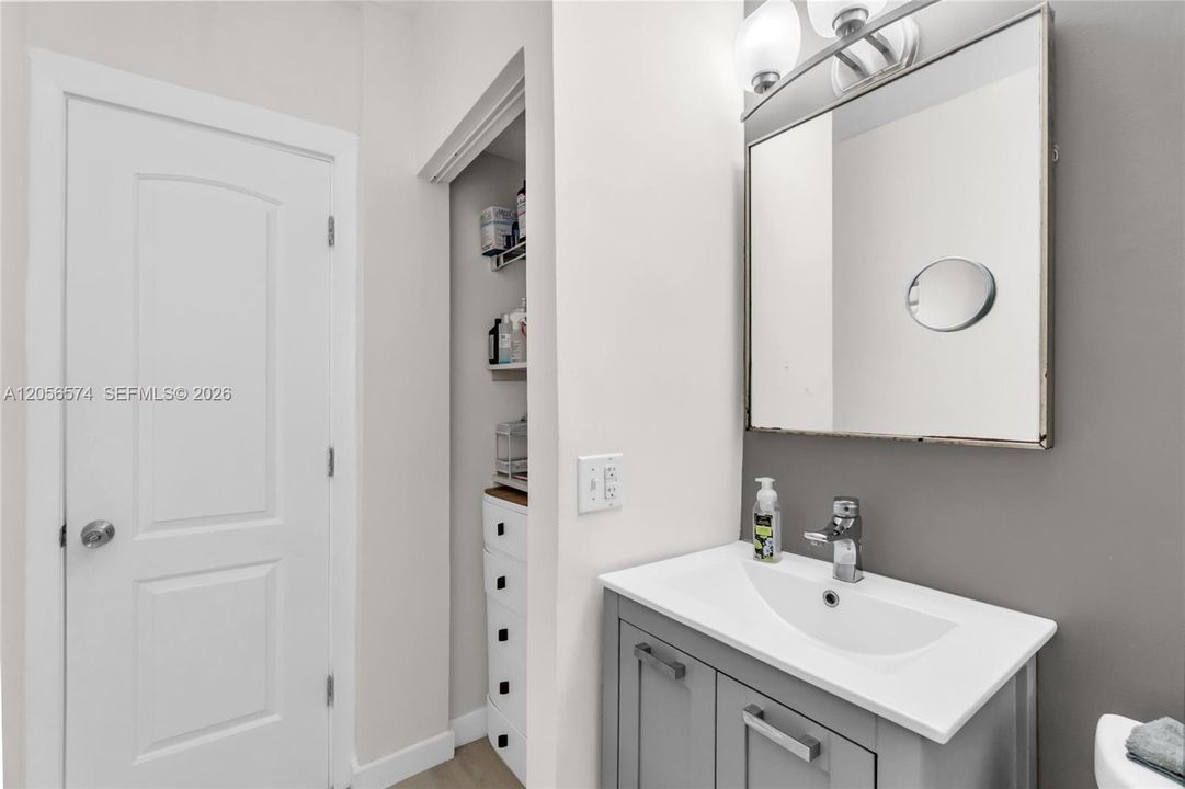 En Venta: $587,000 (3 camas, 1 baños, 1063 Pies cuadrados)