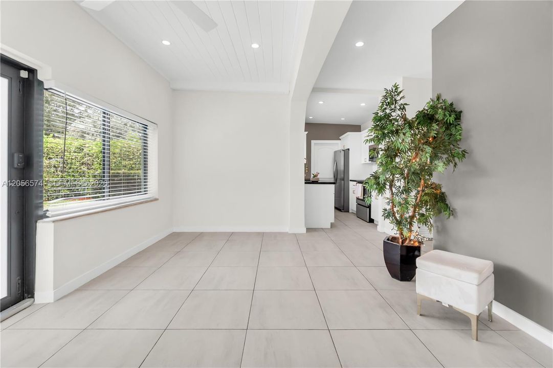 En Venta: $587,000 (3 camas, 1 baños, 1063 Pies cuadrados)