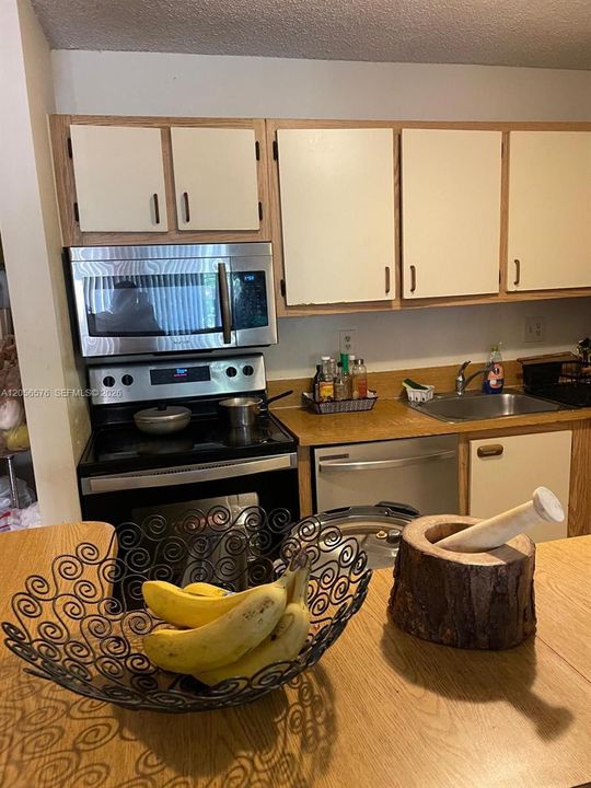 En Venta: $250,000 (2 camas, 1 baños, 867 Pies cuadrados)