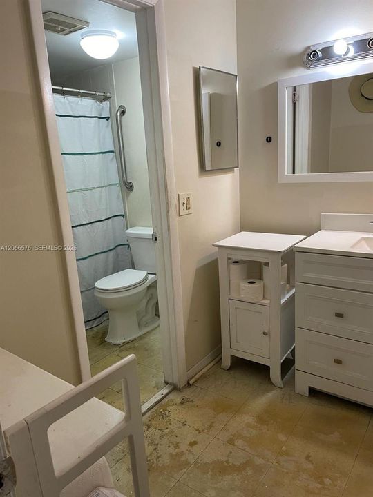 En Venta: $250,000 (2 camas, 1 baños, 867 Pies cuadrados)