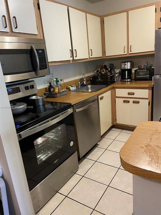 En Venta: $250,000 (2 camas, 1 baños, 867 Pies cuadrados)