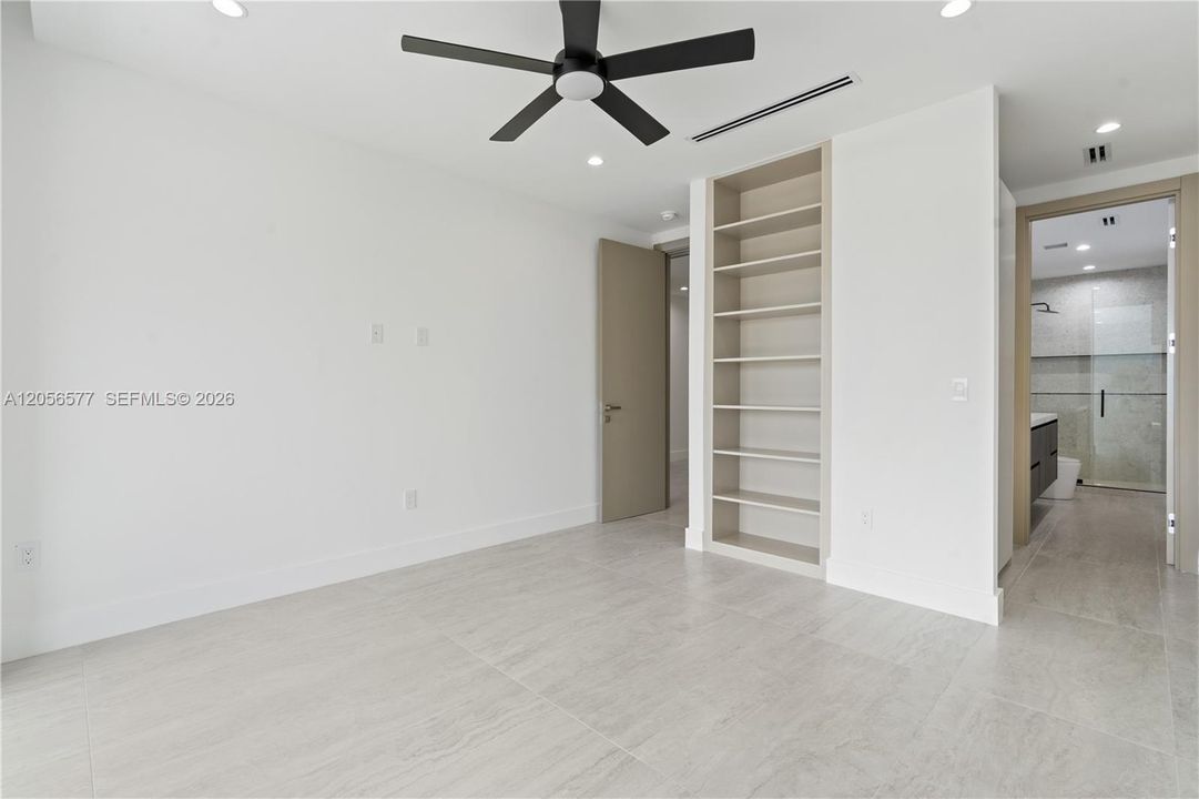 En Venta: $1,565,000 (3 camas, 3 baños, 2502 Pies cuadrados)
