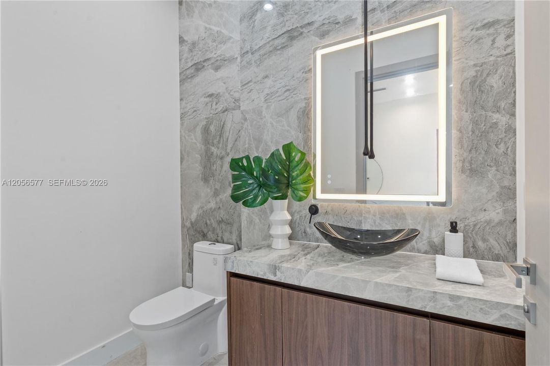 En Venta: $1,565,000 (3 camas, 3 baños, 2502 Pies cuadrados)