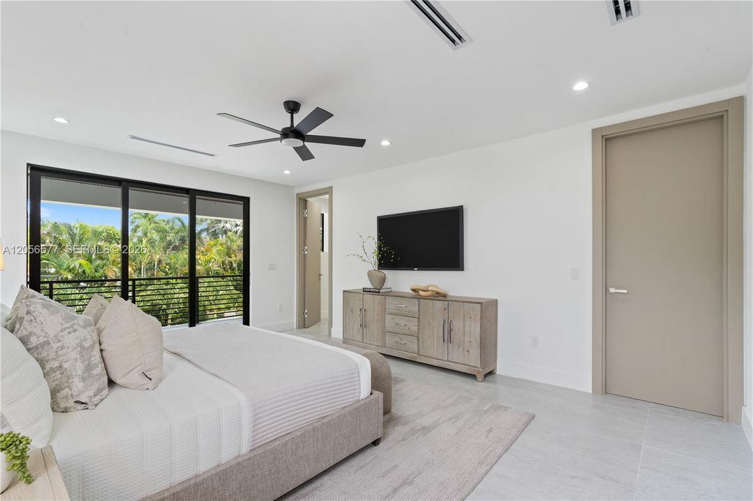 En Venta: $1,565,000 (3 camas, 3 baños, 2502 Pies cuadrados)