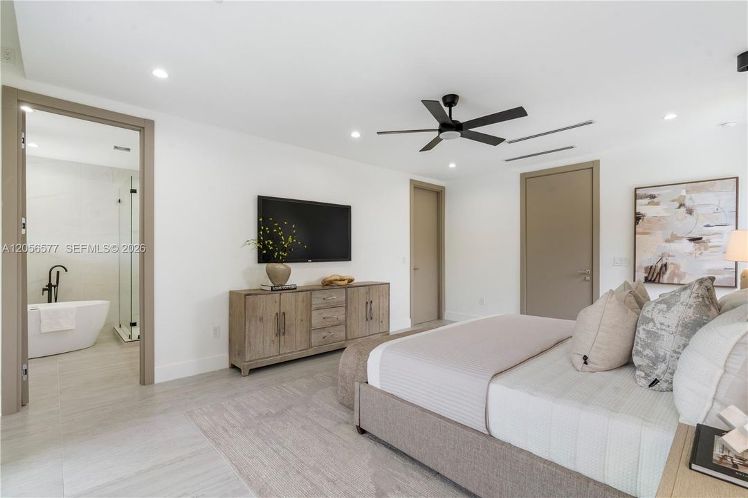 En Venta: $1,565,000 (3 camas, 3 baños, 2502 Pies cuadrados)