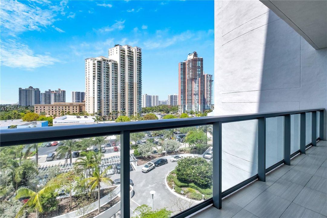 На продажу: $1,950,900 (4 спален, 4 ванн, 2599 Квадратных фут)