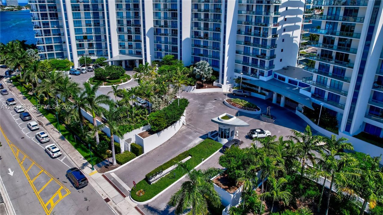 На продажу: $1,950,900 (4 спален, 4 ванн, 2599 Квадратных фут)