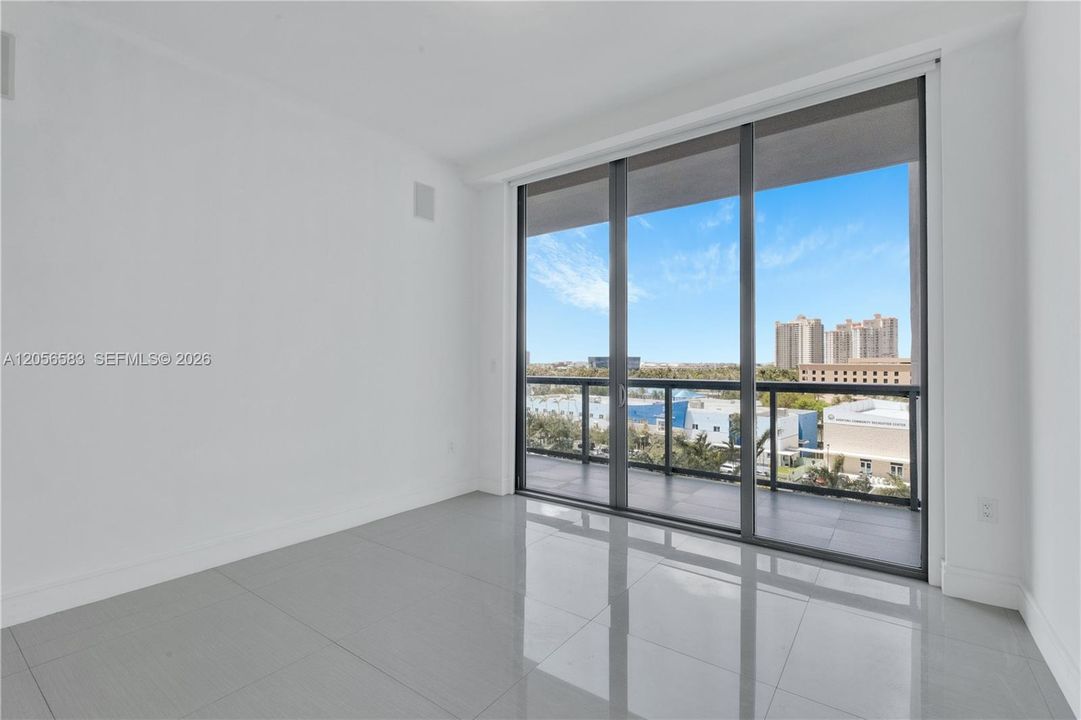 На продажу: $1,950,900 (4 спален, 4 ванн, 2599 Квадратных фут)