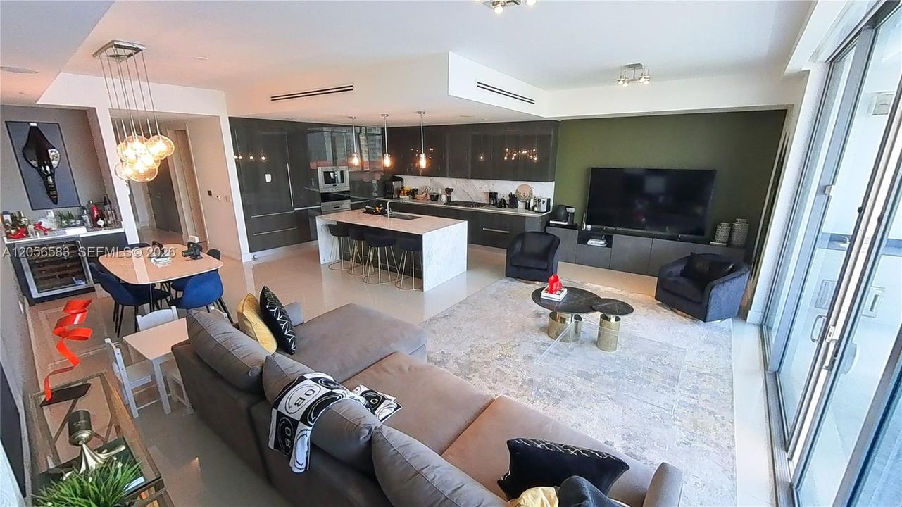 На продажу: $1,950,900 (4 спален, 4 ванн, 2599 Квадратных фут)