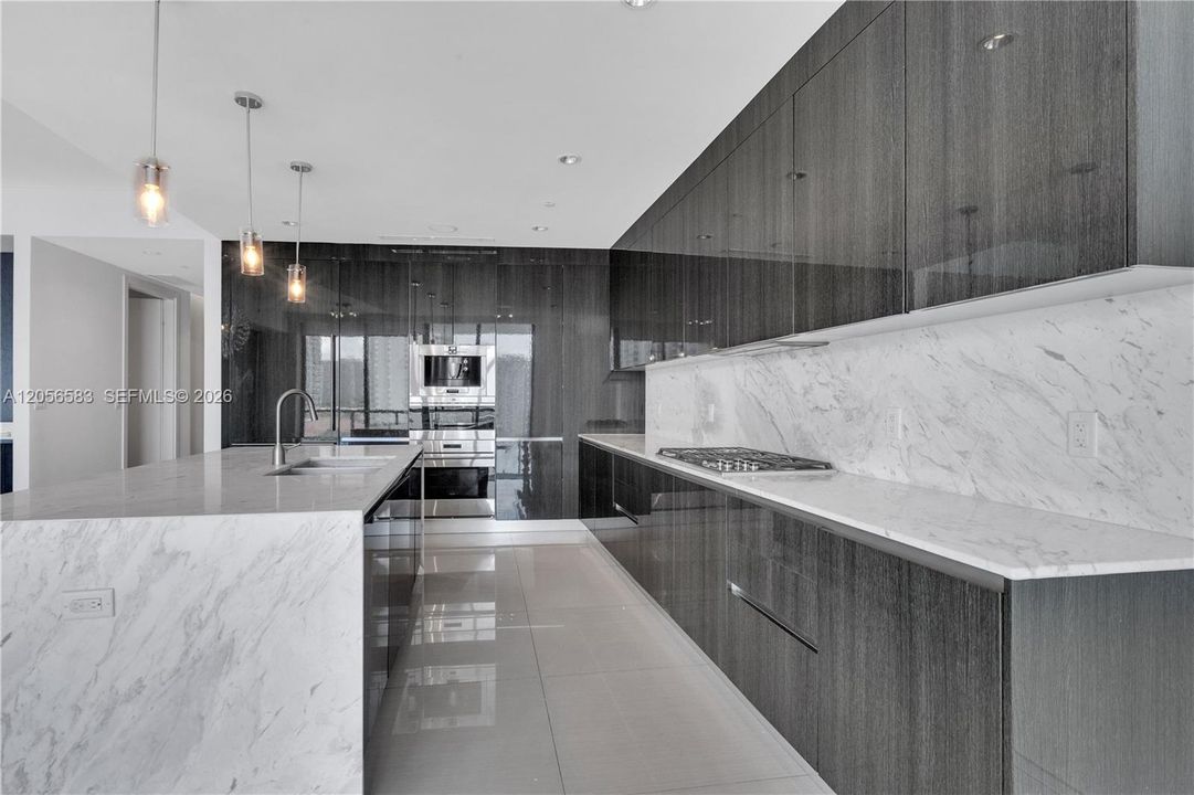 На продажу: $1,950,900 (4 спален, 4 ванн, 2599 Квадратных фут)
