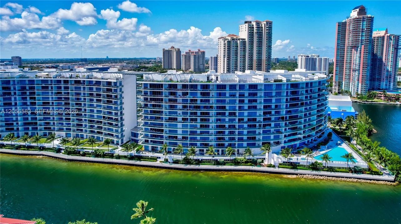 На продажу: $1,950,900 (4 спален, 4 ванн, 2599 Квадратных фут)