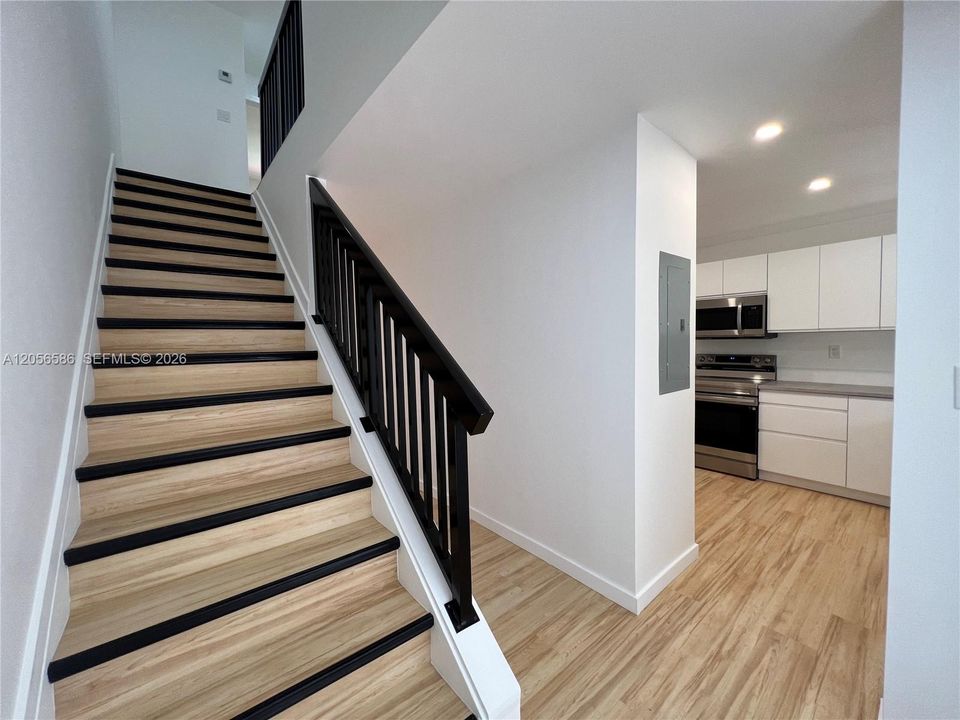 For Sale: $640,000 (2 beds, 2 baths, 1282 Square Feet)