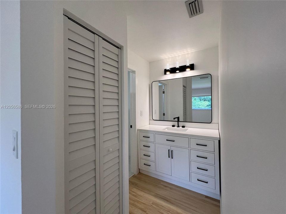 For Sale: $640,000 (2 beds, 2 baths, 1282 Square Feet)