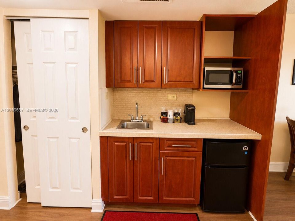 For Sale: $69,000 (0 beds, 1 baths, 360 Square Feet)