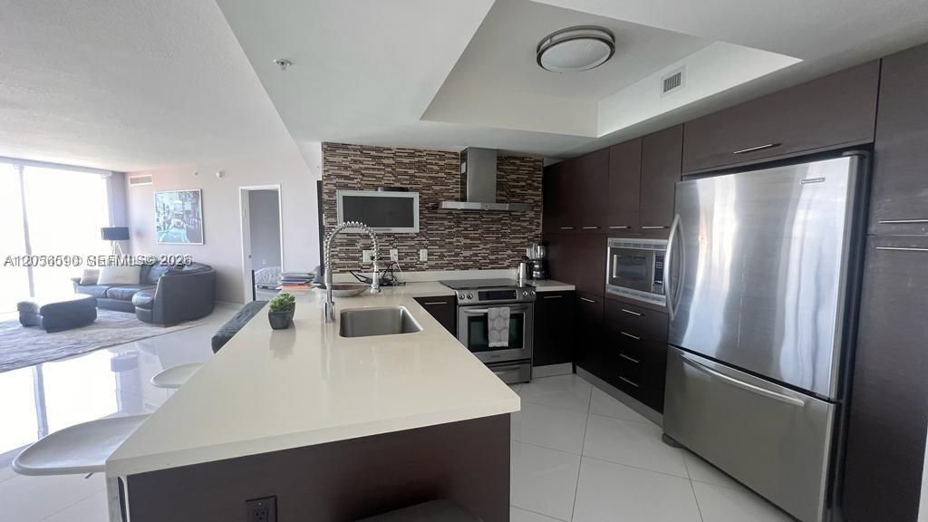 For Rent: $5,500 (3 beds, 2 baths, 1461 Square Feet)