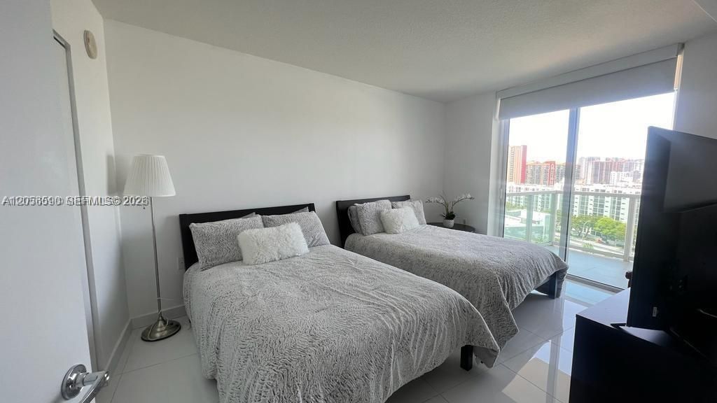 For Rent: $5,500 (3 beds, 2 baths, 1461 Square Feet)