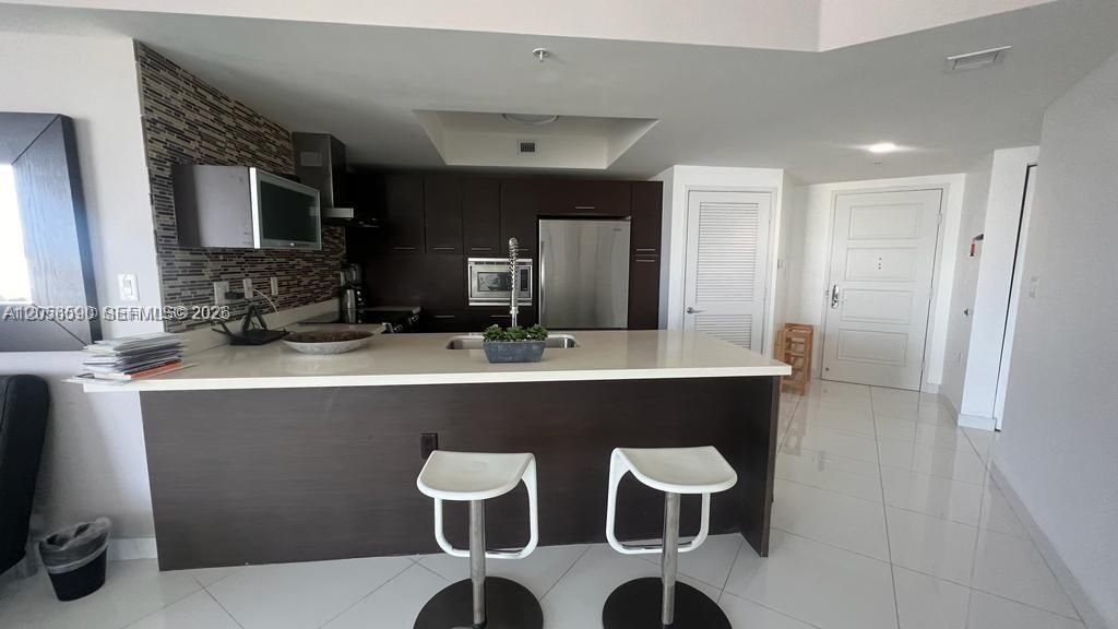 For Rent: $5,500 (3 beds, 2 baths, 1461 Square Feet)