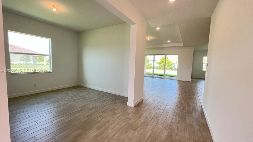 В аренду: $4,500 (3 спален, 3 ванн, 2631 Квадратных фут)