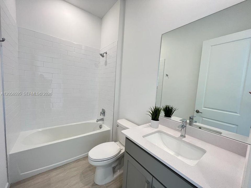 В аренду: $4,500 (3 спален, 3 ванн, 2631 Квадратных фут)