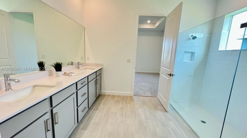 В аренду: $4,500 (3 спален, 3 ванн, 2631 Квадратных фут)