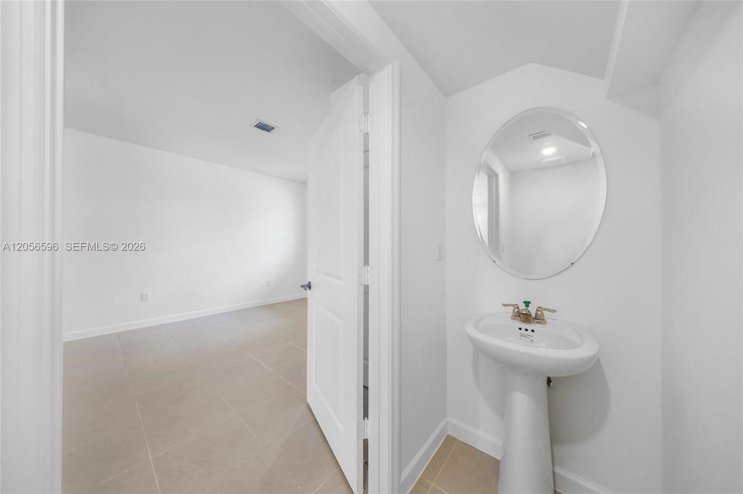 В аренду: $2,600 (3 спален, 2 ванн, 0 Квадратных фут)