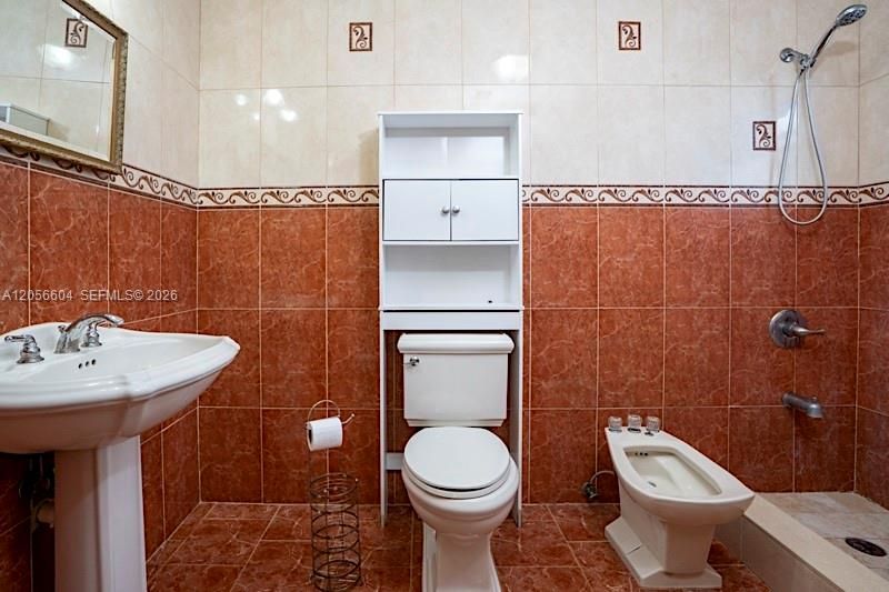 For Sale: $1,100,000 (0 beds, 0 baths, 3095 Square Feet)