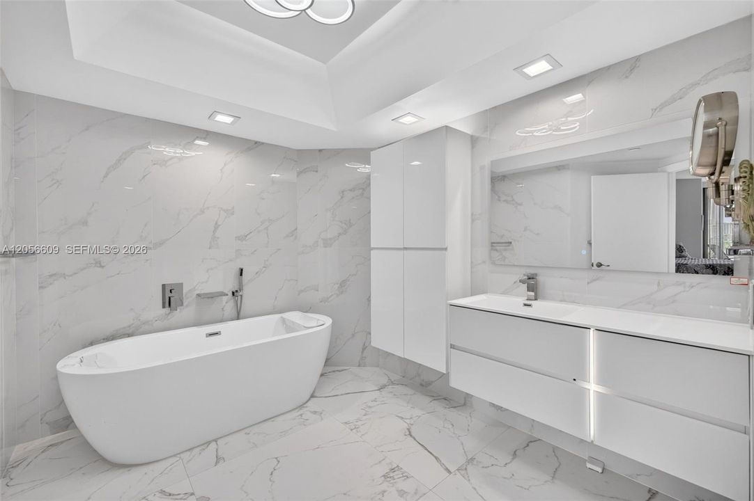 На продажу: $825,000 (2 спален, 2 ванн, 1690 Квадратных фут)