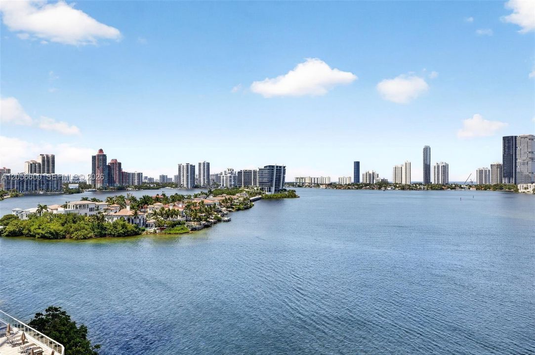 На продажу: $825,000 (2 спален, 2 ванн, 1690 Квадратных фут)