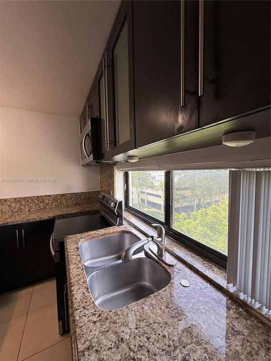 В аренду: $1,890 (1 спален, 1 ванн, 767 Квадратных фут)