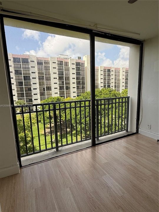 В аренду: $1,890 (1 спален, 1 ванн, 767 Квадратных фут)