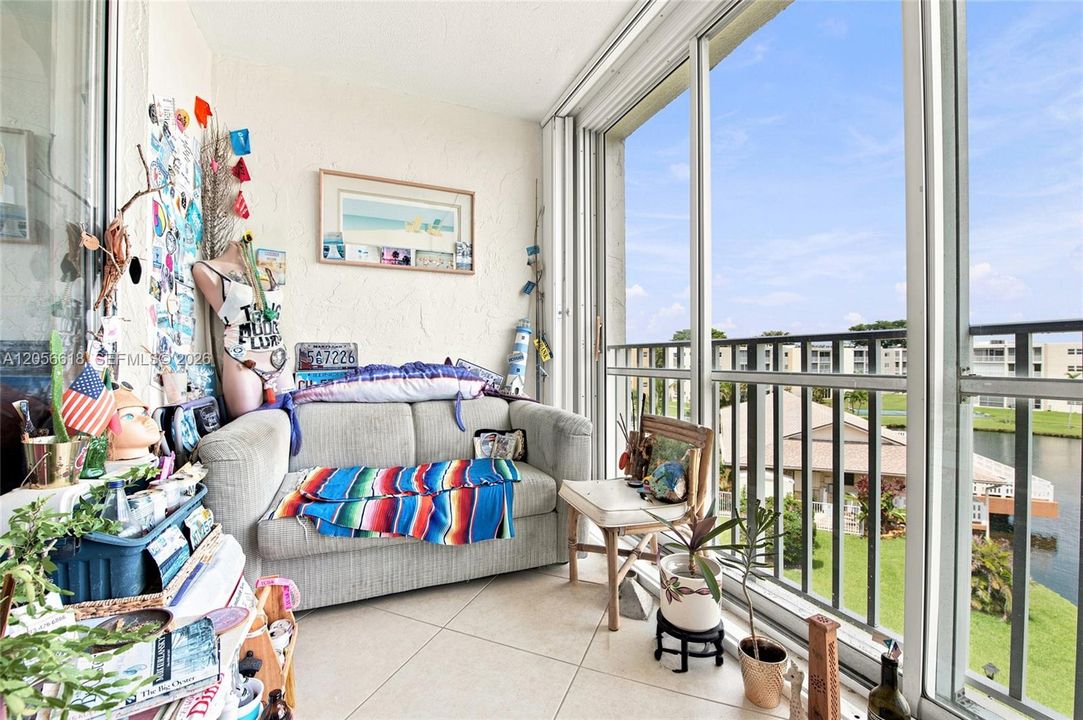 For Sale: $162,500 (1 beds, 1 baths, 800 Square Feet)
