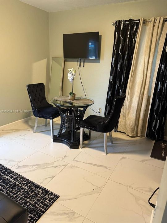 For Rent: $3,700 (3 beds, 2 baths, 1110 Square Feet)
