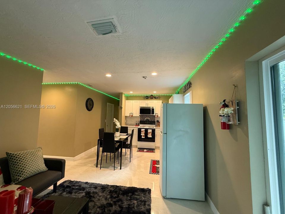For Rent: $3,700 (3 beds, 2 baths, 1110 Square Feet)