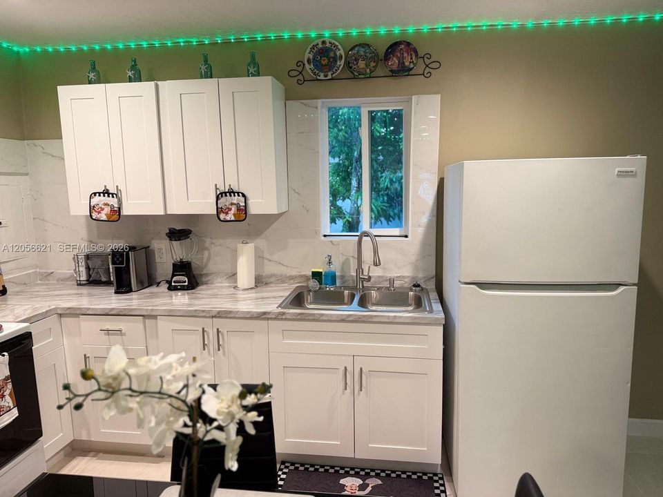 For Rent: $3,700 (3 beds, 2 baths, 1110 Square Feet)