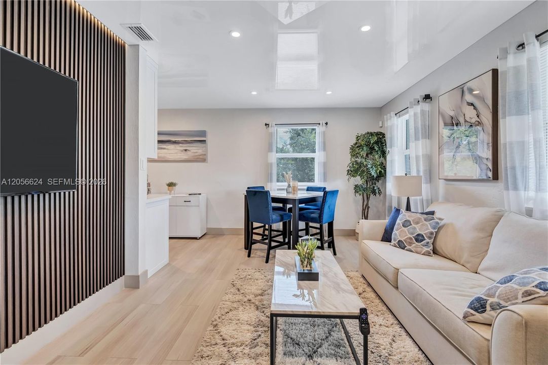 For Sale: $510,000 (3 beds, 2 baths, 900 Square Feet)