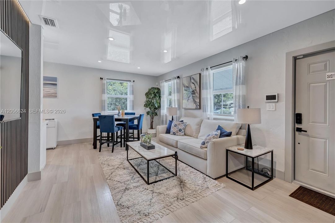 For Sale: $510,000 (3 beds, 2 baths, 900 Square Feet)