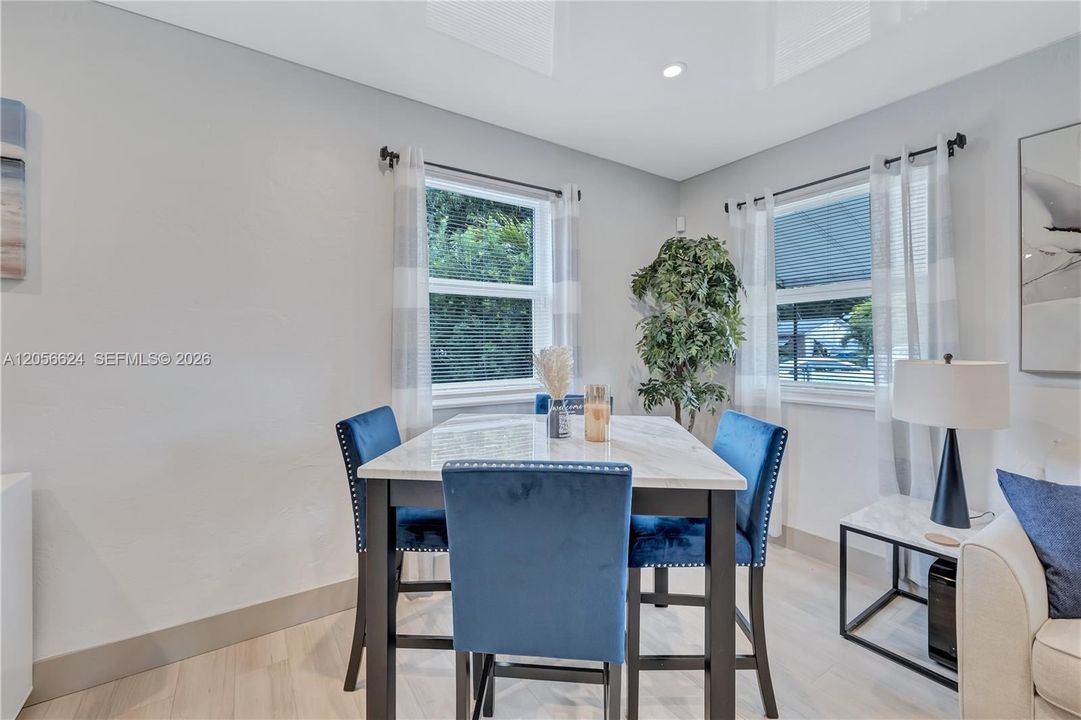For Sale: $510,000 (3 beds, 2 baths, 900 Square Feet)