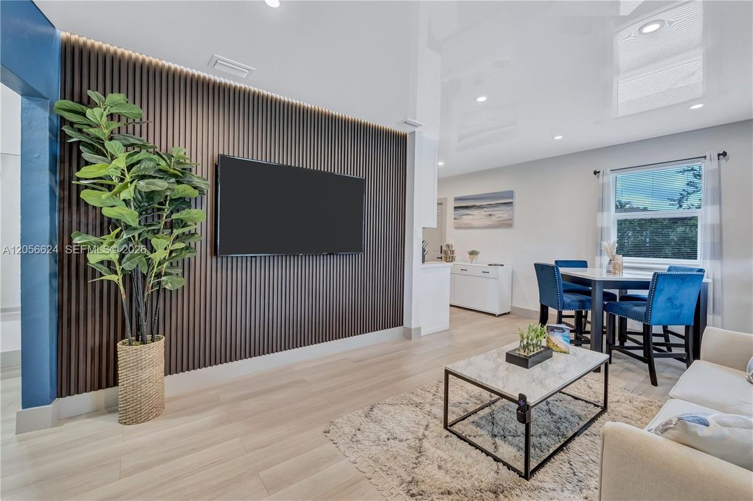For Sale: $510,000 (3 beds, 2 baths, 900 Square Feet)