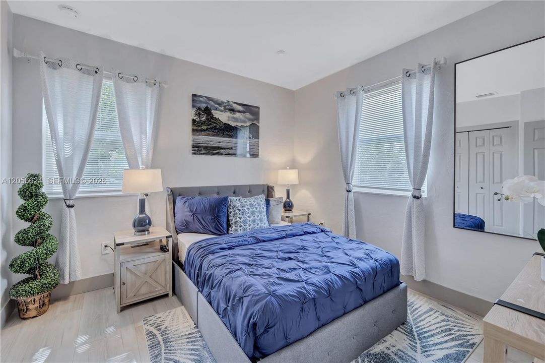 For Sale: $510,000 (3 beds, 2 baths, 900 Square Feet)