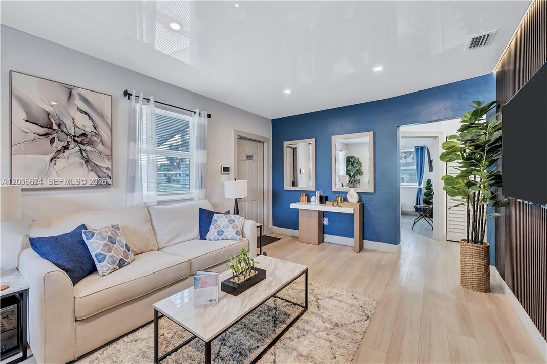 For Sale: $510,000 (3 beds, 2 baths, 900 Square Feet)